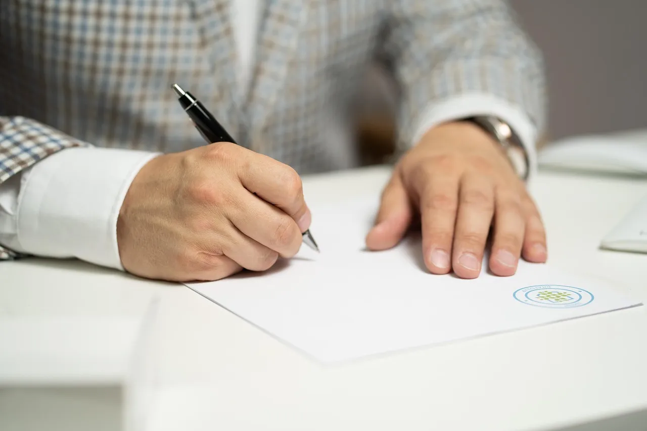 Signature d'un contrat de prévoyance